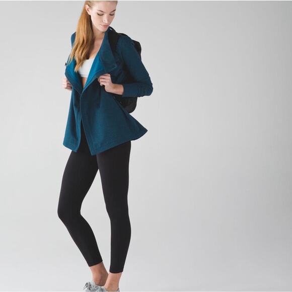 Lululemon Coast Wrap II in Heathered Alberta Lake Blue Size 8 - Picture 2 of 8